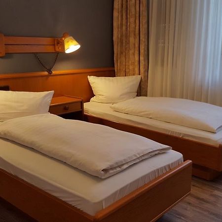 Hotel Alt Steinbach Steinbach im Taunus Esterno foto